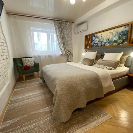 Lvapart вул руданського2 кім ізол і кух студія з балконом центр не далеко від ж д вок звітні документи * Lviv